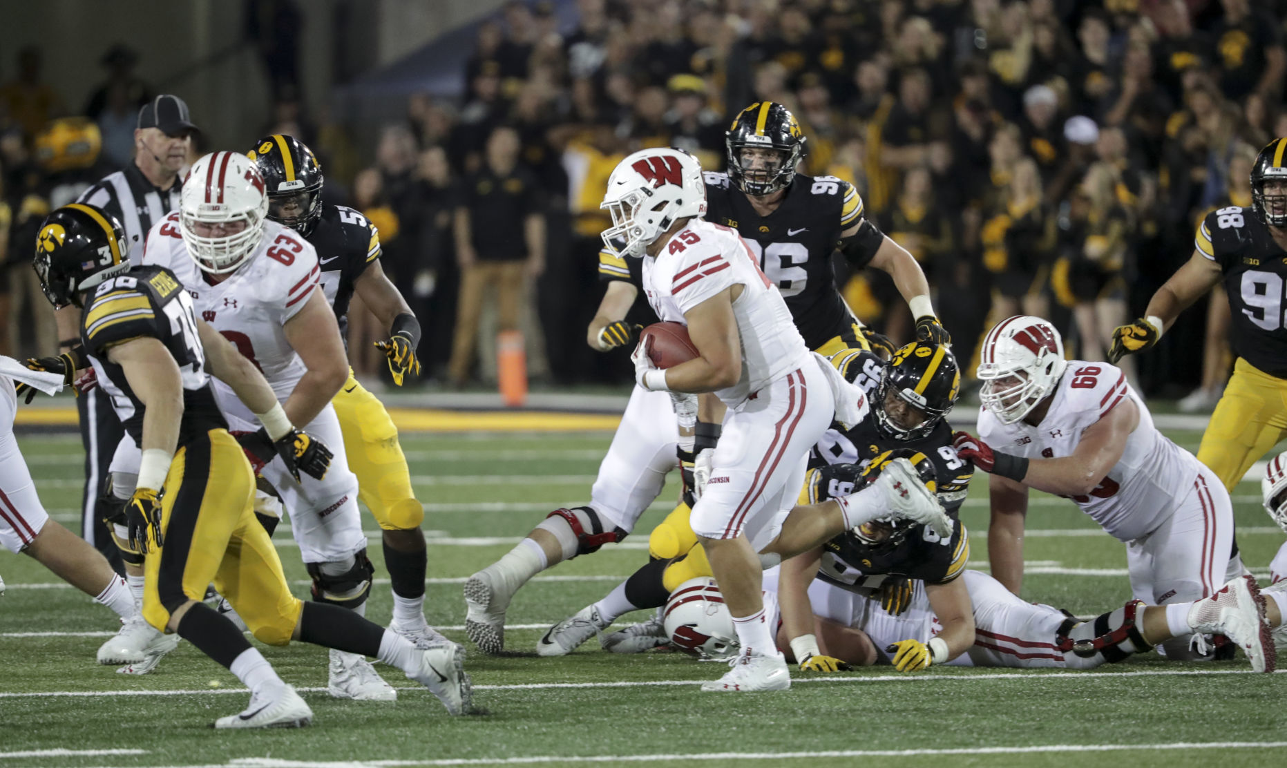Alec Ingold touchdown UW vs. Iowa